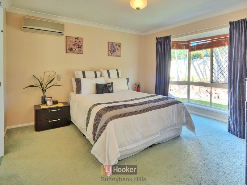 2 Helmet Court, Hillcrest QLD 4118
