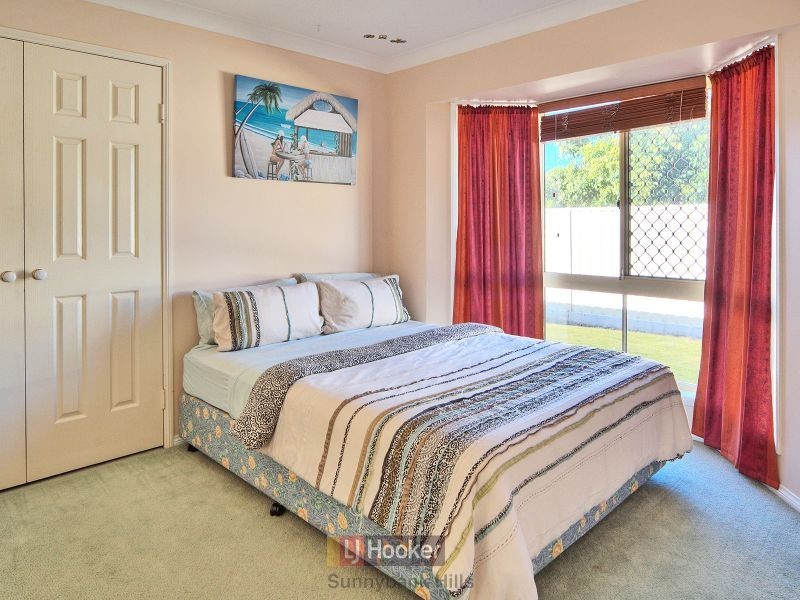 2 Helmet Court, Hillcrest QLD 4118