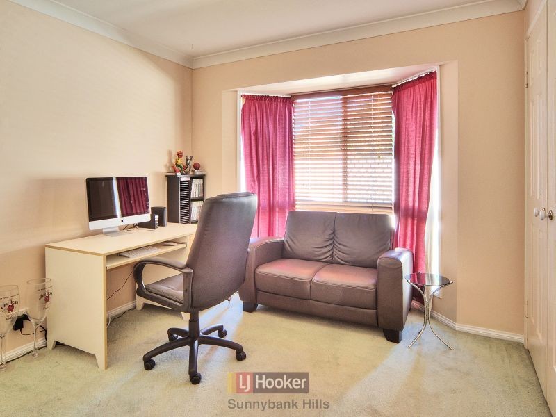 2 Helmet Court, Hillcrest QLD 4118