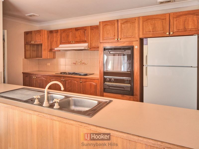 32 Veta Street, Robertson QLD 4109