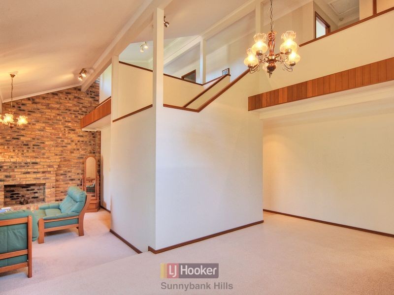 32 Veta Street, Robertson QLD 4109