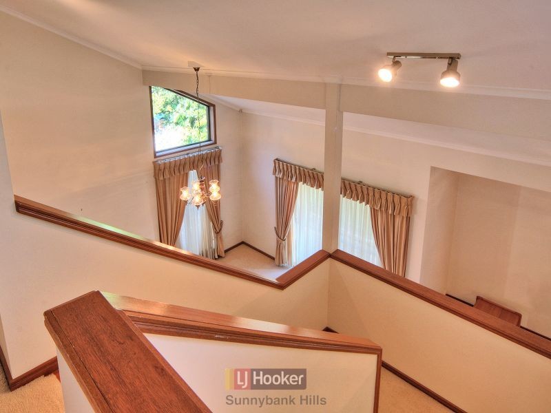 32 Veta Street, Robertson QLD 4109