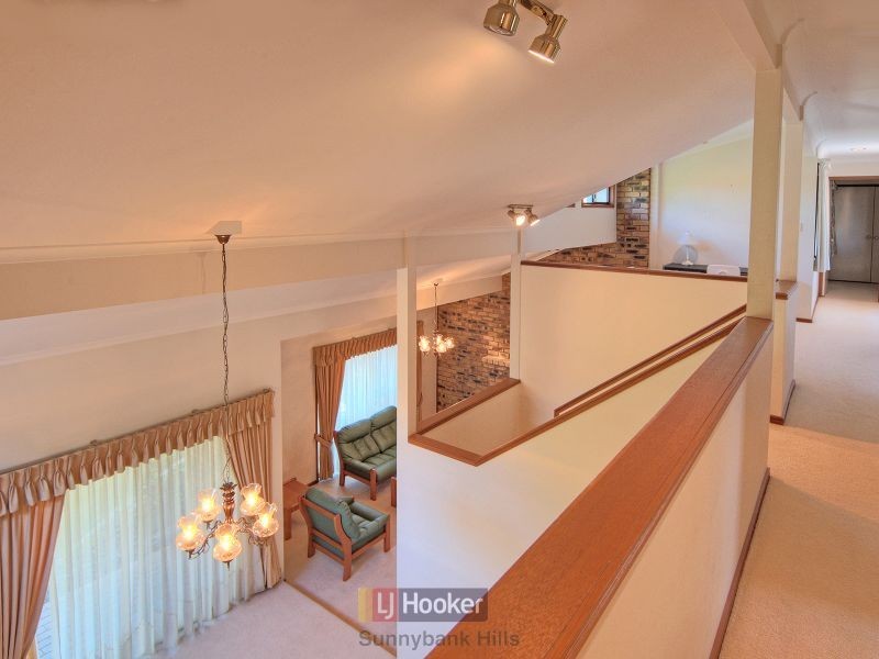 32 Veta Street, Robertson QLD 4109