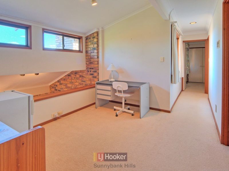 32 Veta Street, Robertson QLD 4109