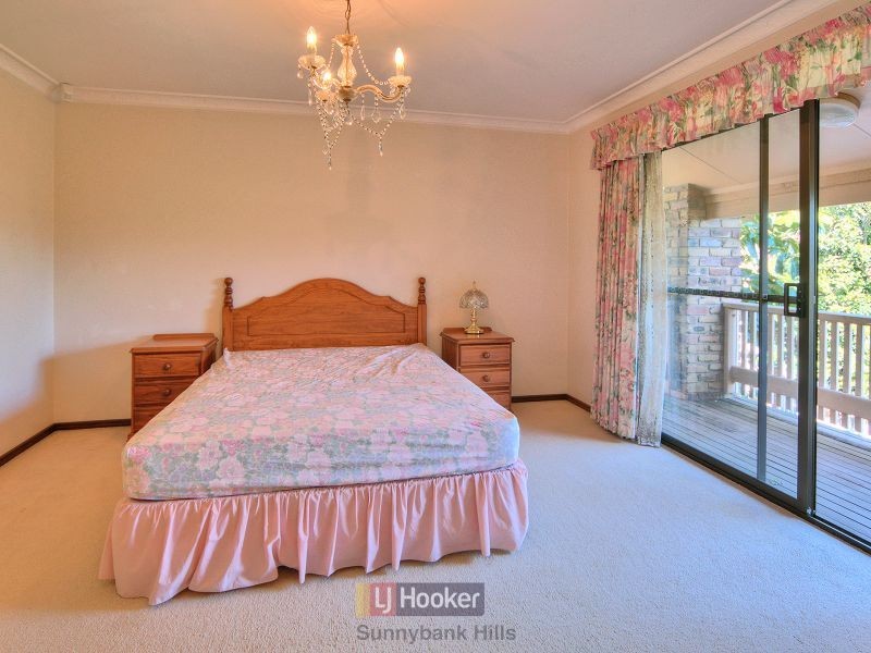 32 Veta Street, Robertson QLD 4109