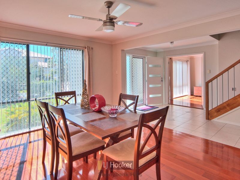 12 Sarabah Close, Calamvale QLD 4116