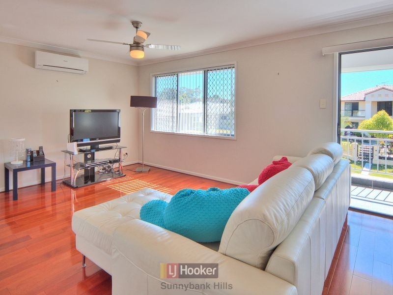 12 Sarabah Close, Calamvale QLD 4116
