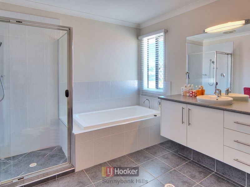12 Sarabah Close, Calamvale QLD 4116
