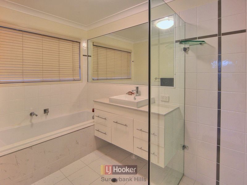 11 Raider Place, Sunnybank Hills QLD 4109