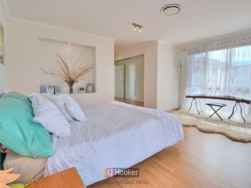 25 Cavallaro Street, Robertson QLD 4109