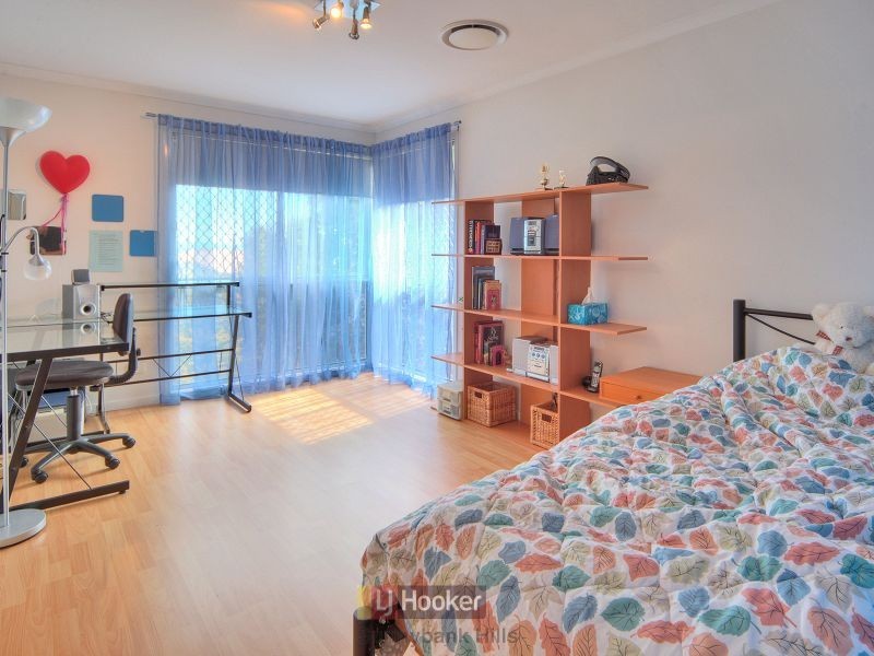 25 Cavallaro Street, Robertson QLD 4109