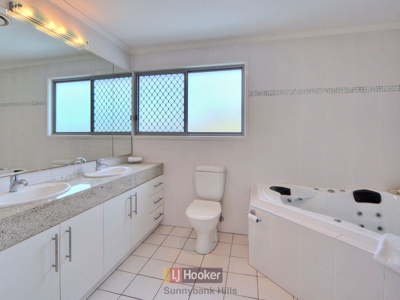 25 Cavallaro Street, Robertson QLD 4109