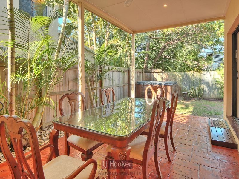 1 Elliot Street, Clayfield QLD 4011