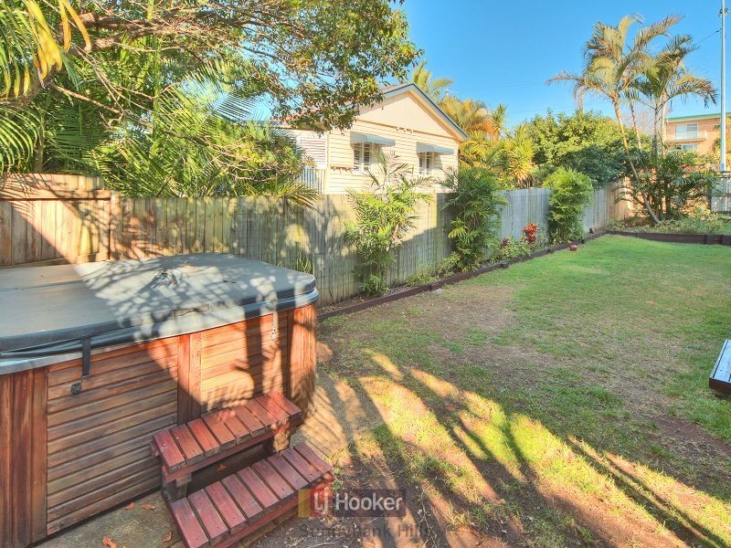 1 Elliot Street, Clayfield QLD 4011