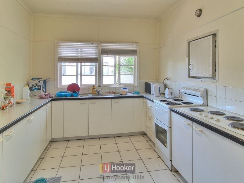 9 Evenwood Street, Coopers Plains QLD 4108