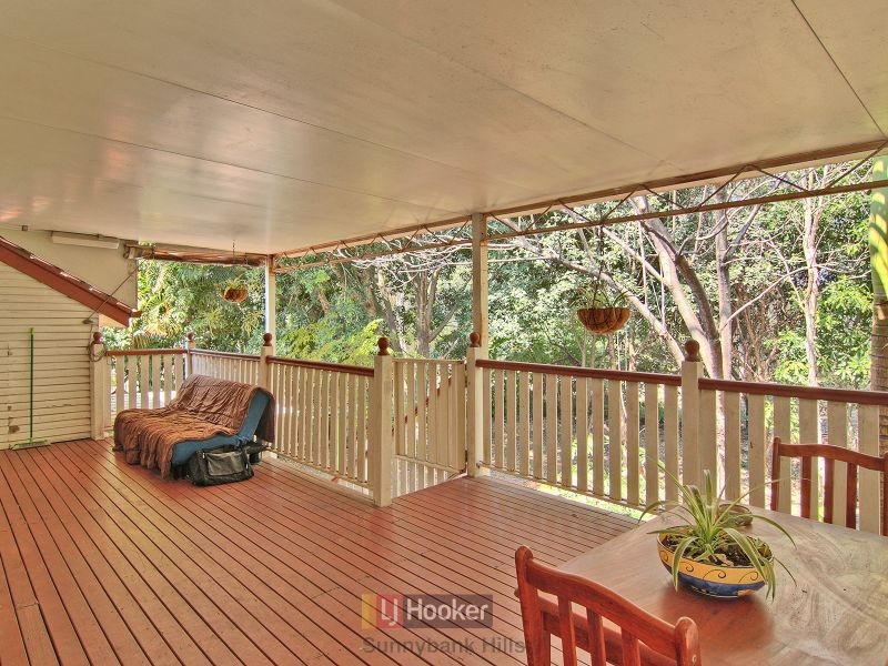 9 Evenwood Street, Coopers Plains QLD 4108