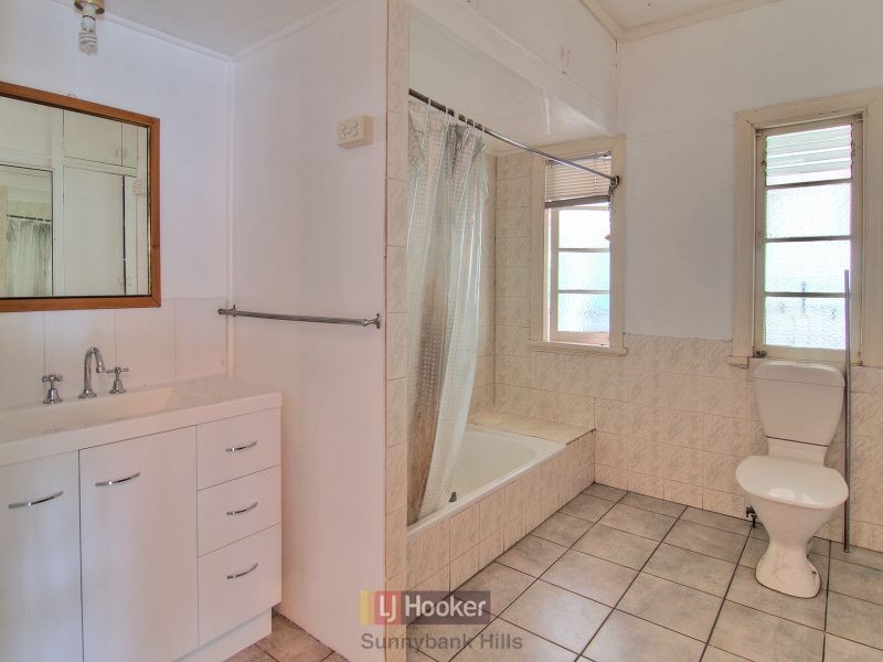 9 Evenwood Street, Coopers Plains QLD 4108