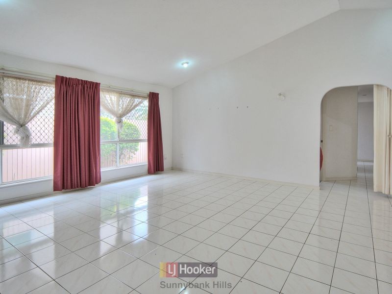 28 Eastcourt Lane, Sunnybank Hills QLD 4109