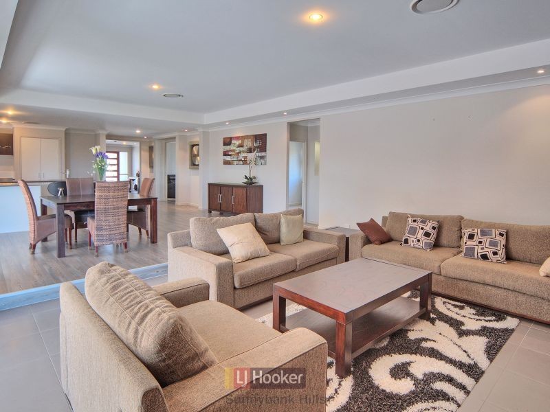 16 Larapinta Circuit, Parkinson QLD 4115
