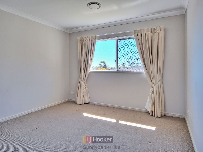 16 Larapinta Circuit, Parkinson QLD 4115