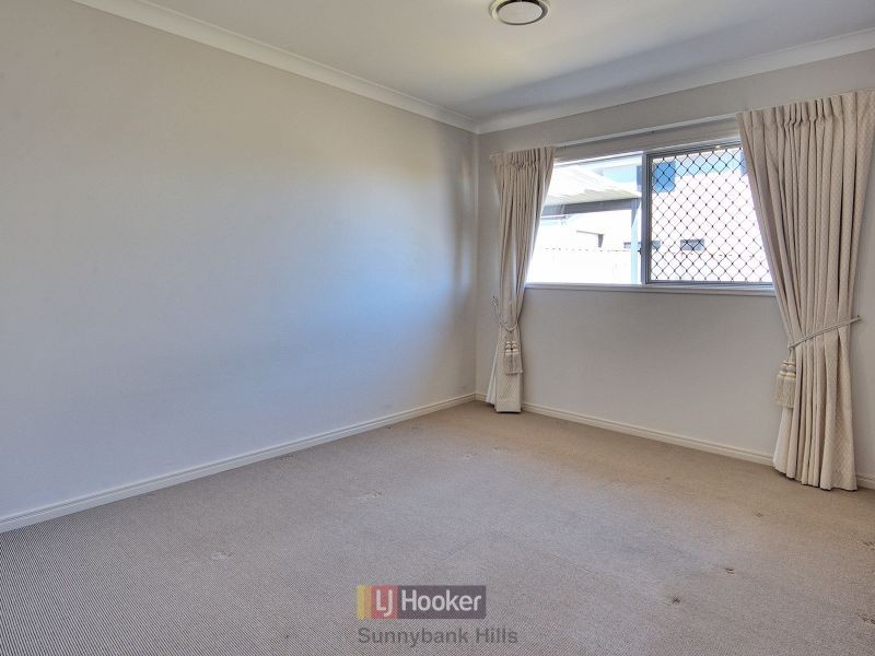 16 Larapinta Circuit, Parkinson QLD 4115