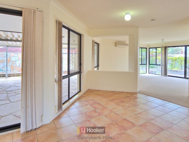 2 Hampshire Court, Calamvale QLD 4116