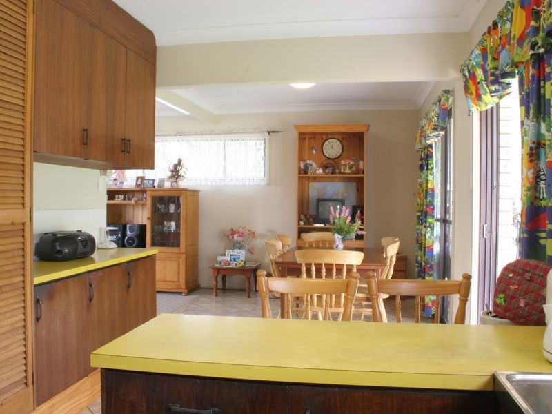 8 Genoa Street, Macgregor QLD 4109