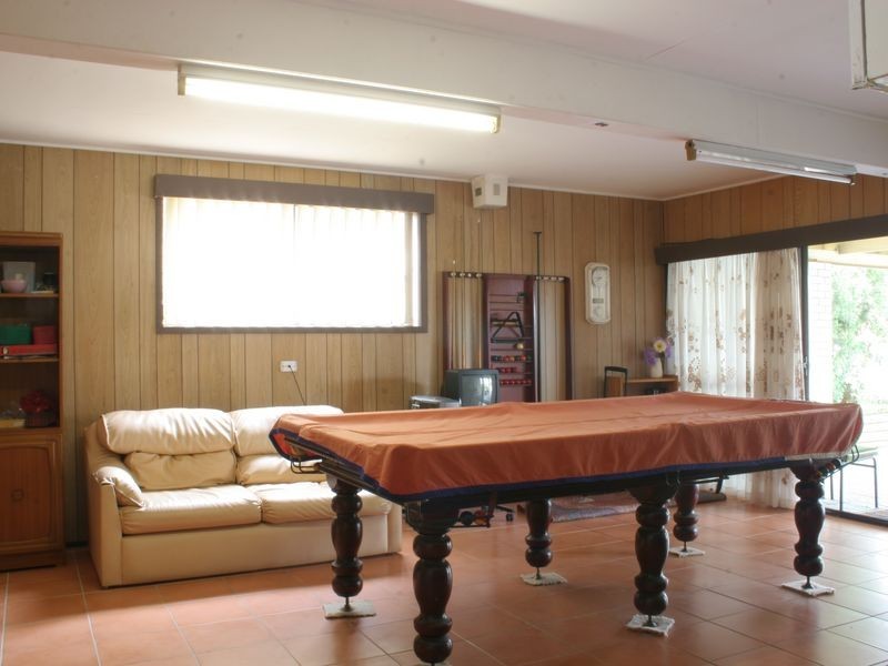 8 Genoa Street, Macgregor QLD 4109