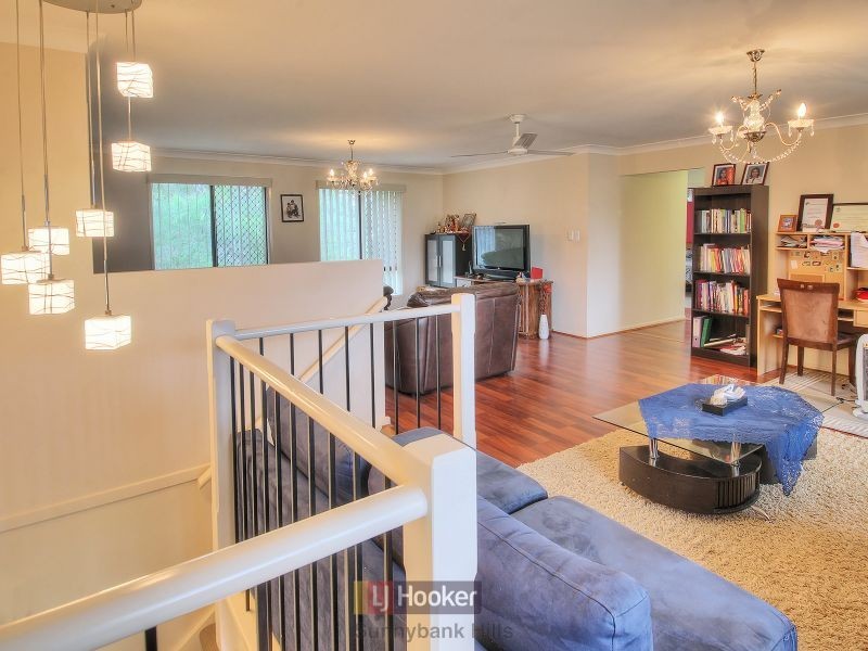 17 Hoop Pine Place, Sunnybank Hills QLD 4109