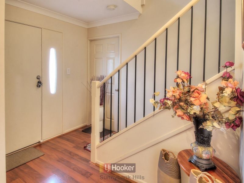 17 Hoop Pine Place, Sunnybank Hills QLD 4109