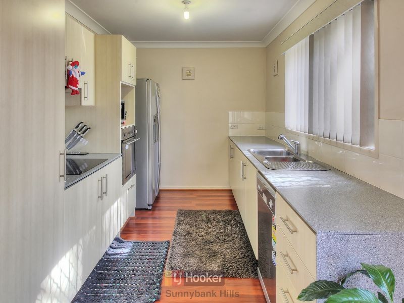 17 Hoop Pine Place, Sunnybank Hills QLD 4109