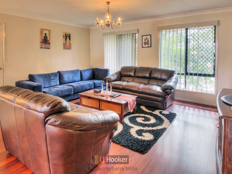 17 Hoop Pine Place, Sunnybank Hills QLD 4109