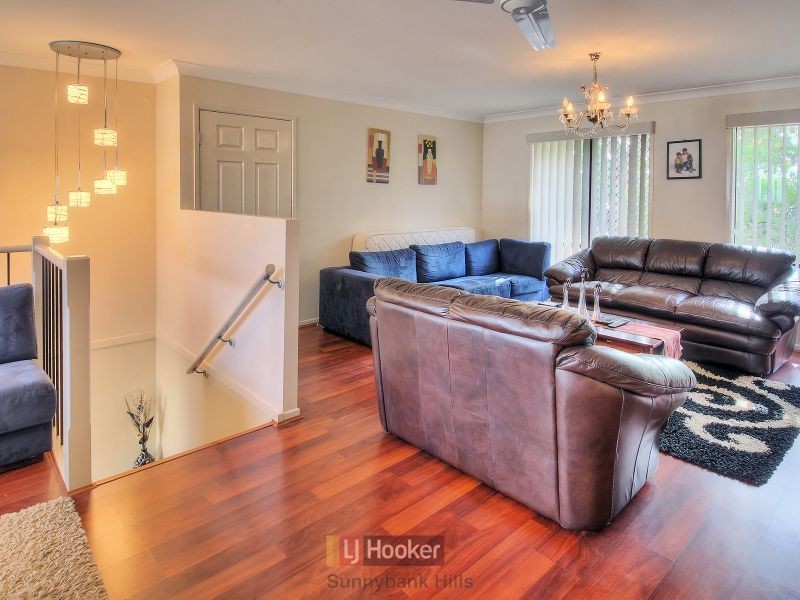 17 Hoop Pine Place, Sunnybank Hills QLD 4109