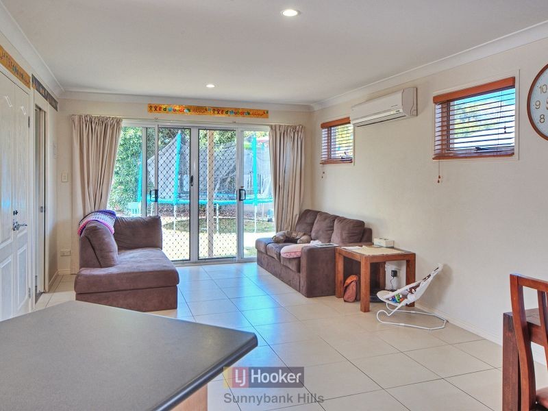 27 Central Avenue, Kuraby QLD 4112