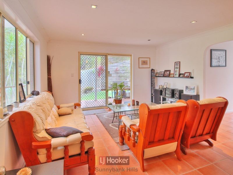 82 Lancaster Circuit, Stretton QLD 4116