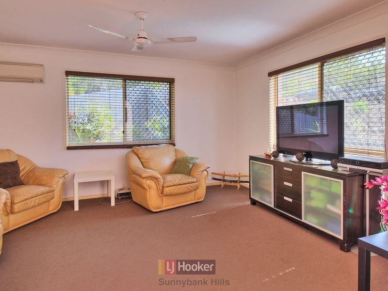 82 Lancaster Circuit, Stretton QLD 4116