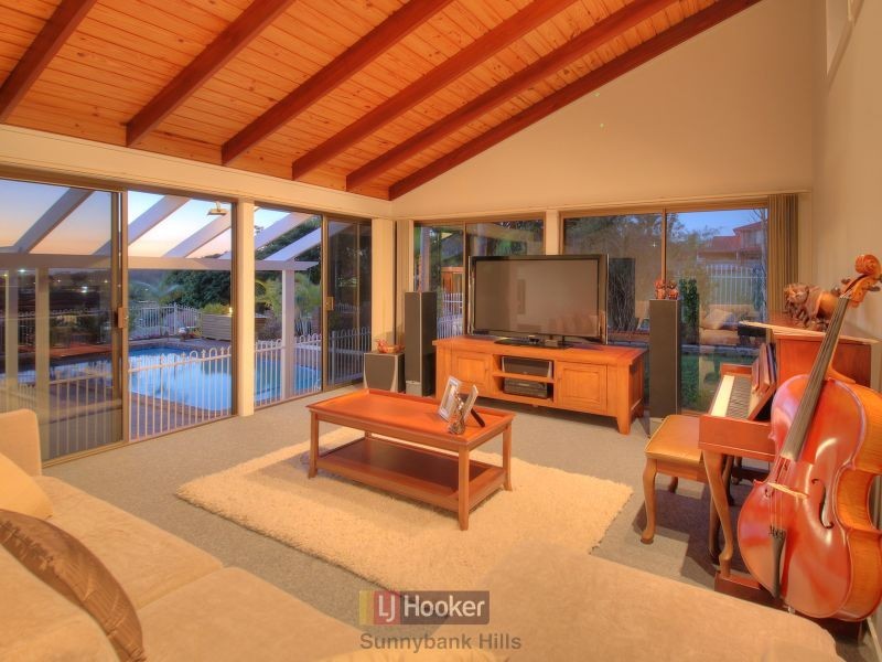 5 Belfairs Street, Robertson QLD 4109