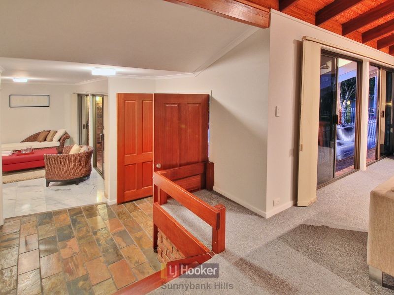 5 Belfairs Street, Robertson QLD 4109