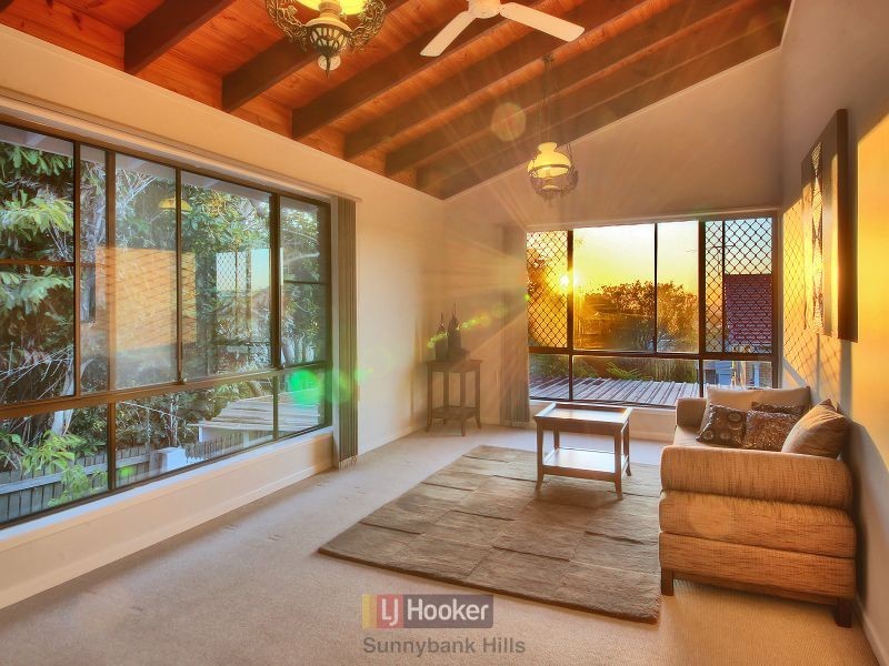 5 Belfairs Street, Robertson QLD 4109