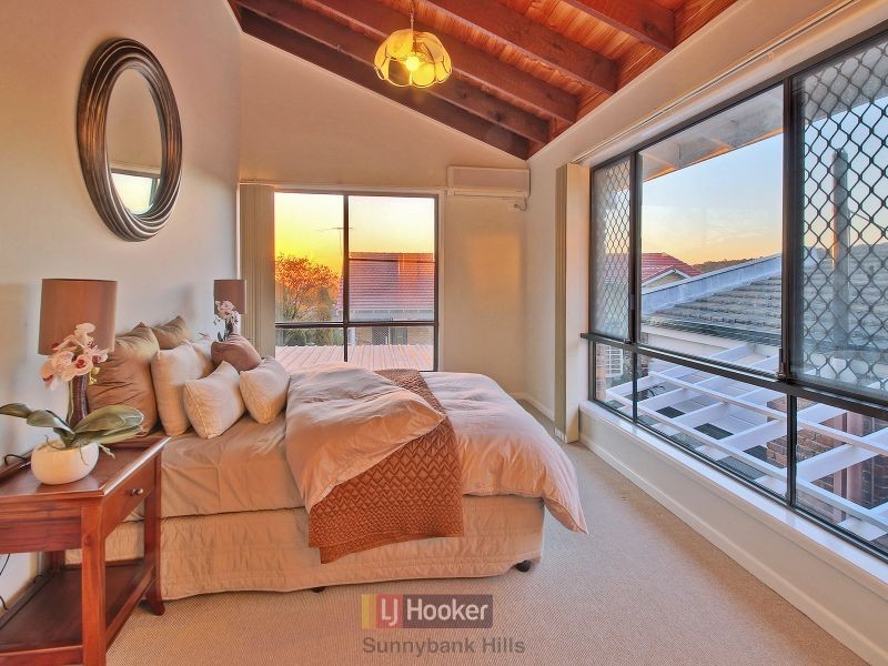 5 Belfairs Street, Robertson QLD 4109