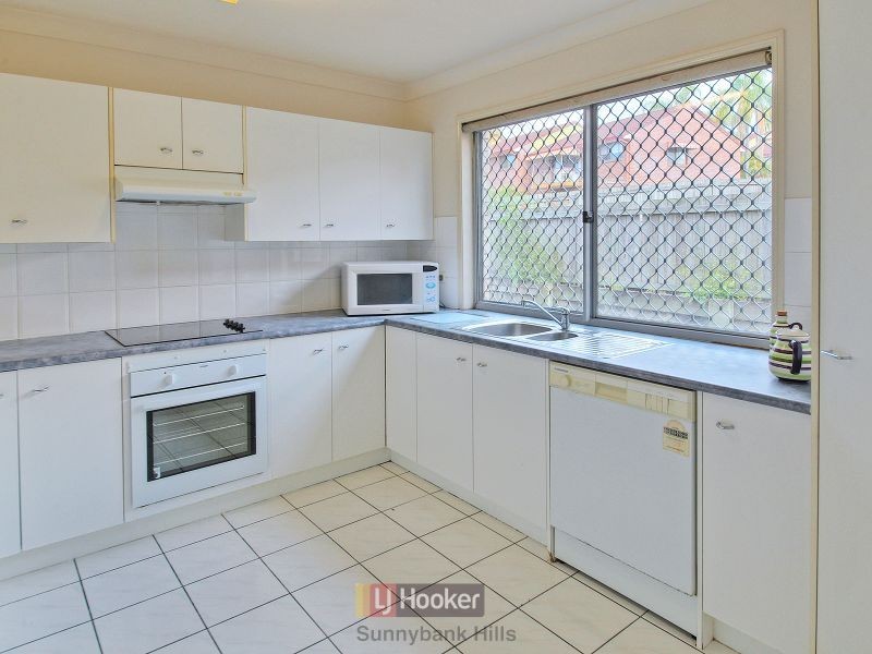 15/10 Lawrence Close, Robertson QLD 4109