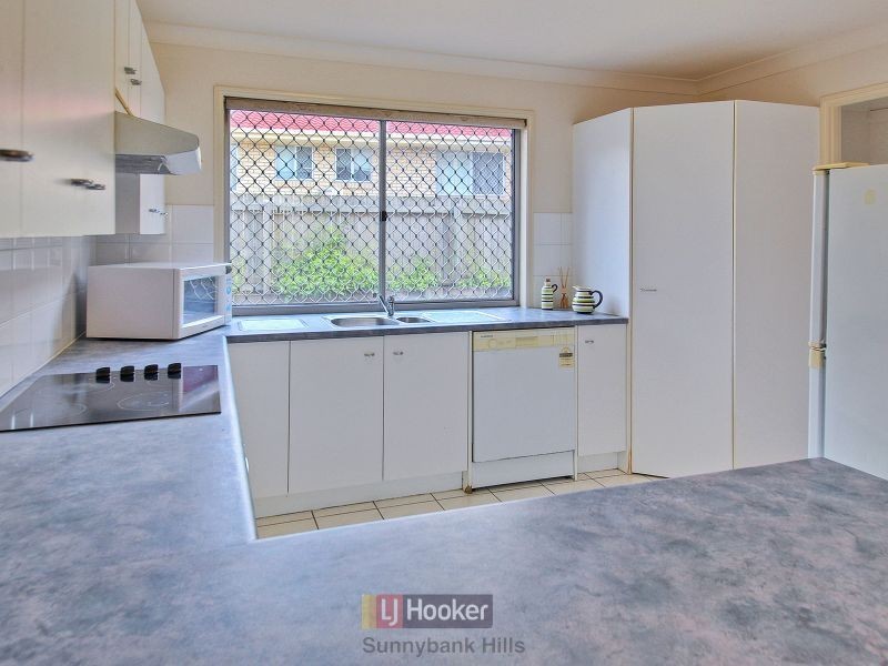 15/10 Lawrence Close, Robertson QLD 4109