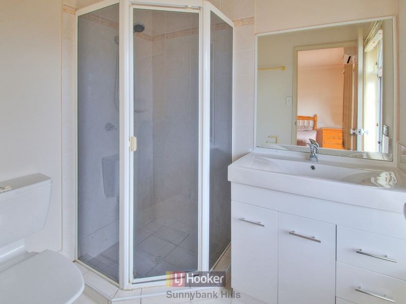 15/10 Lawrence Close, Robertson QLD 4109