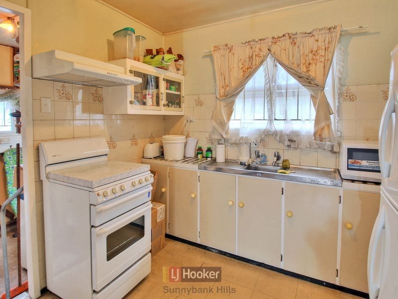 77 Evenwood Street, Coopers Plains QLD 4108