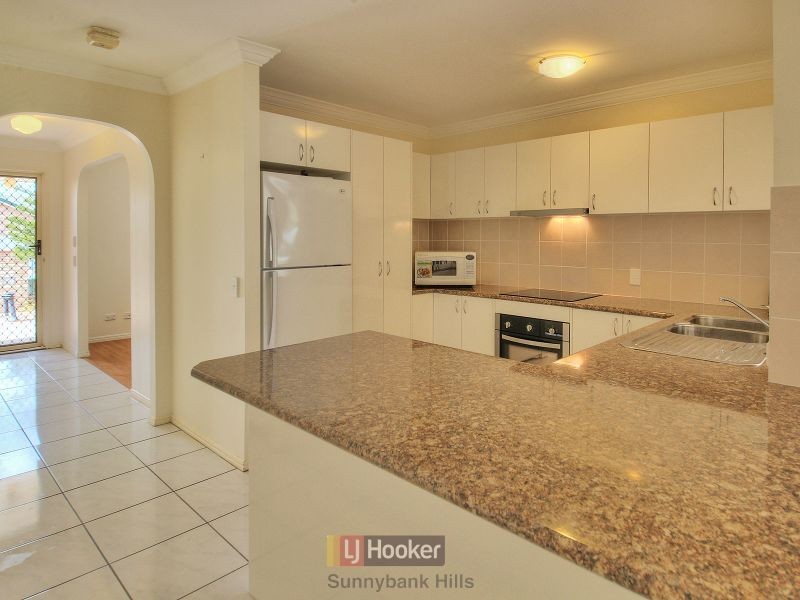 52 Maywood Crescent, Calamvale QLD 4116