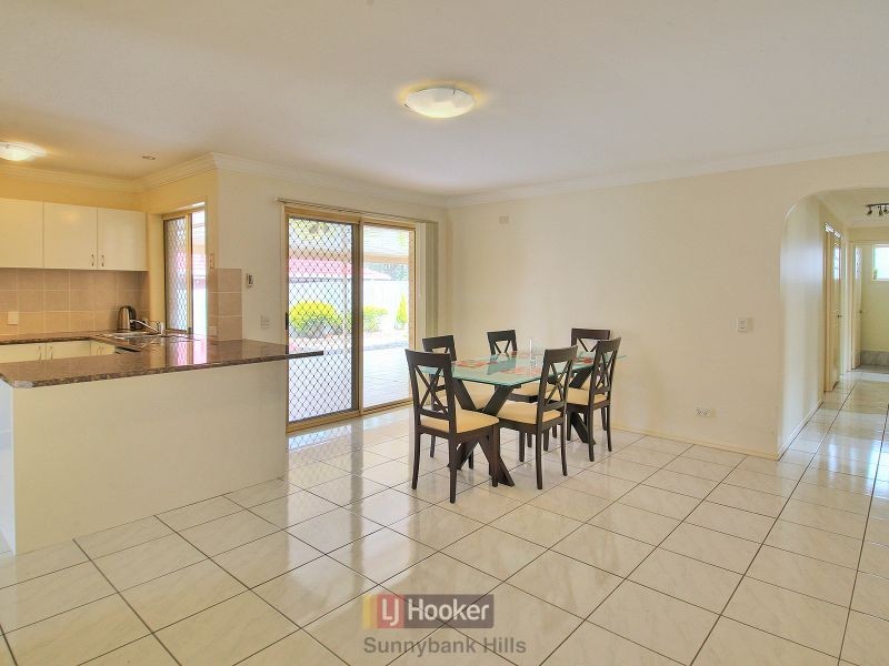 52 Maywood Crescent, Calamvale QLD 4116