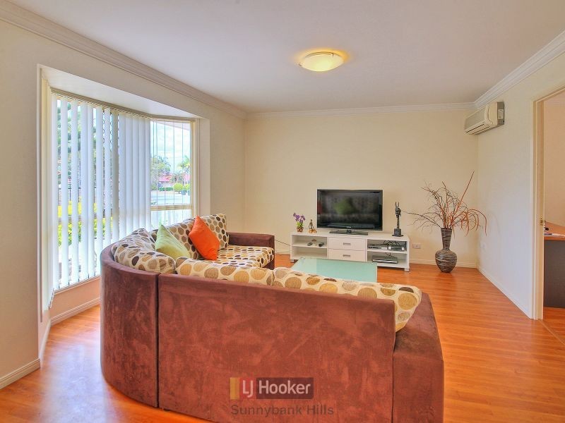 52 Maywood Crescent, Calamvale QLD 4116