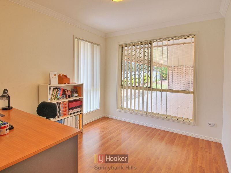 52 Maywood Crescent, Calamvale QLD 4116