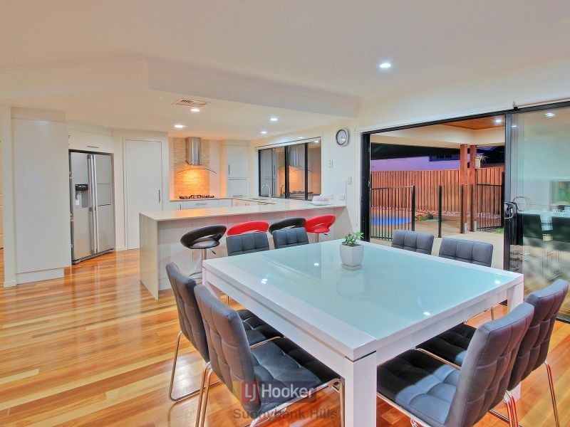 11 Spruce Bark Court, Stretton QLD 4116