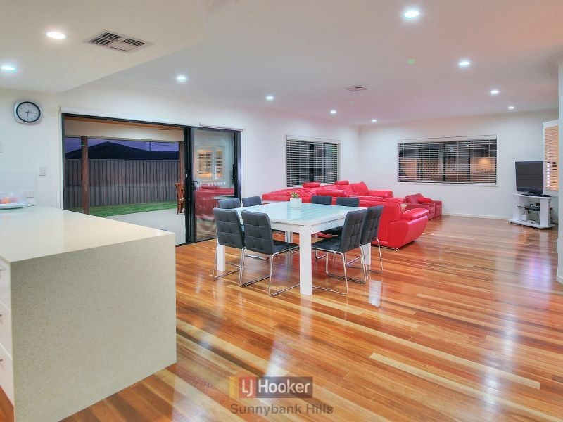 11 Spruce Bark Court, Stretton QLD 4116